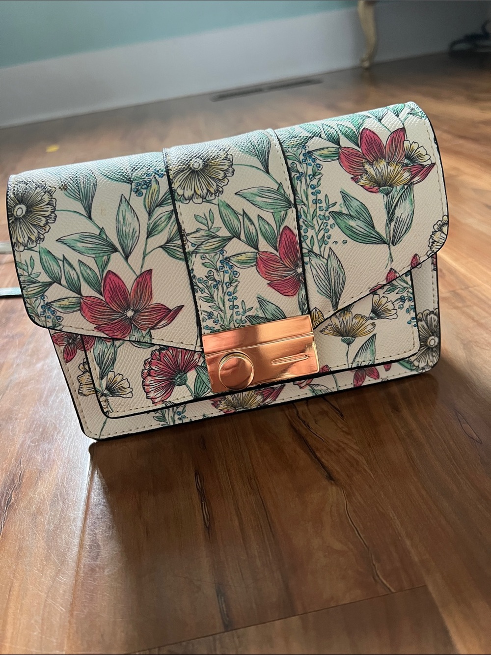 Floral Print Crossbody Bag in White and Pink